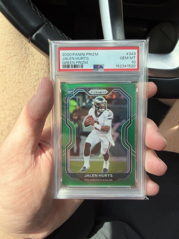 Panini 2020 Prizm Jalen Hurts #343 Green Prizm Rookie PSA 10 Eagles