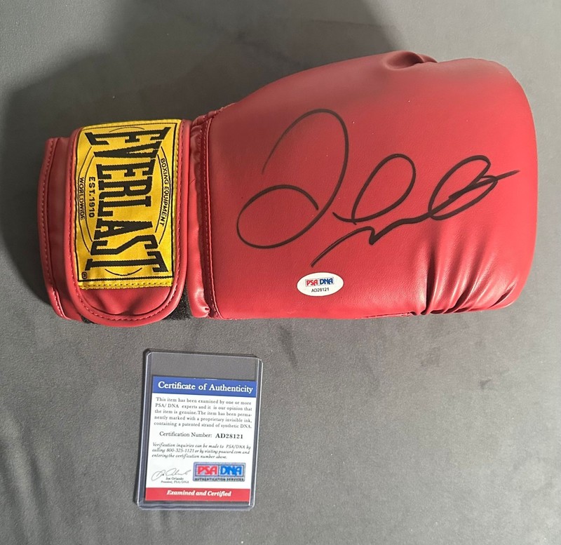 Floyd Mayweather  Signed Everlast Boxing Glove Red - PSA DNA authentication