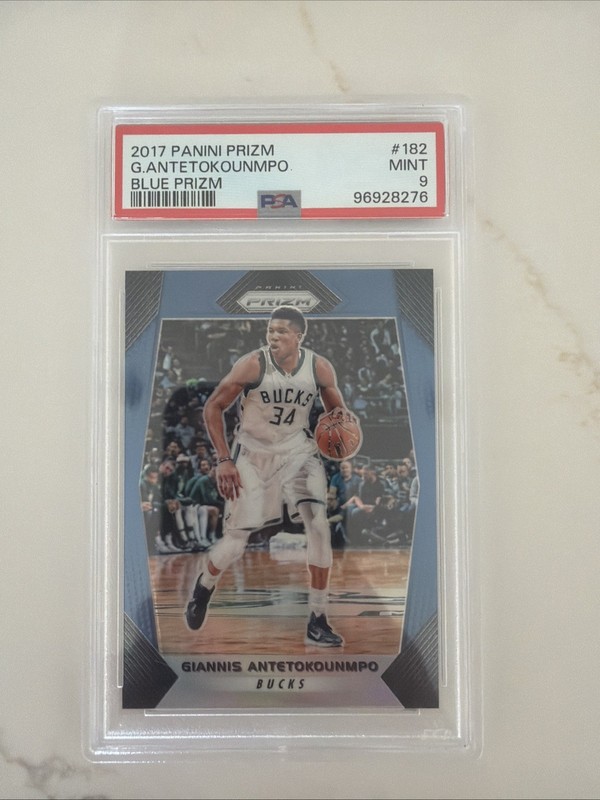 2017-18 Panini Prizm Giannis Antetokounmpo Blue  /299 #182
