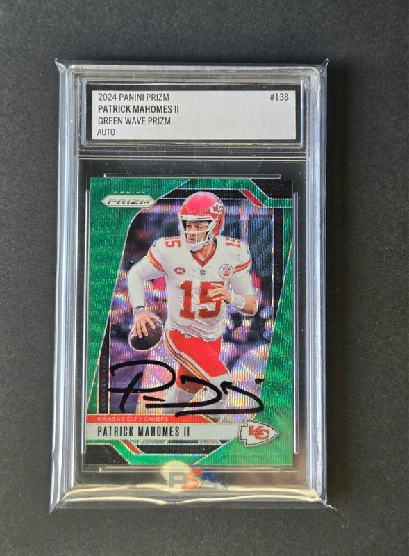 2024 Panini Prizm - Patrick Mahomes II #138 Green Wave Prizm w/ Auto