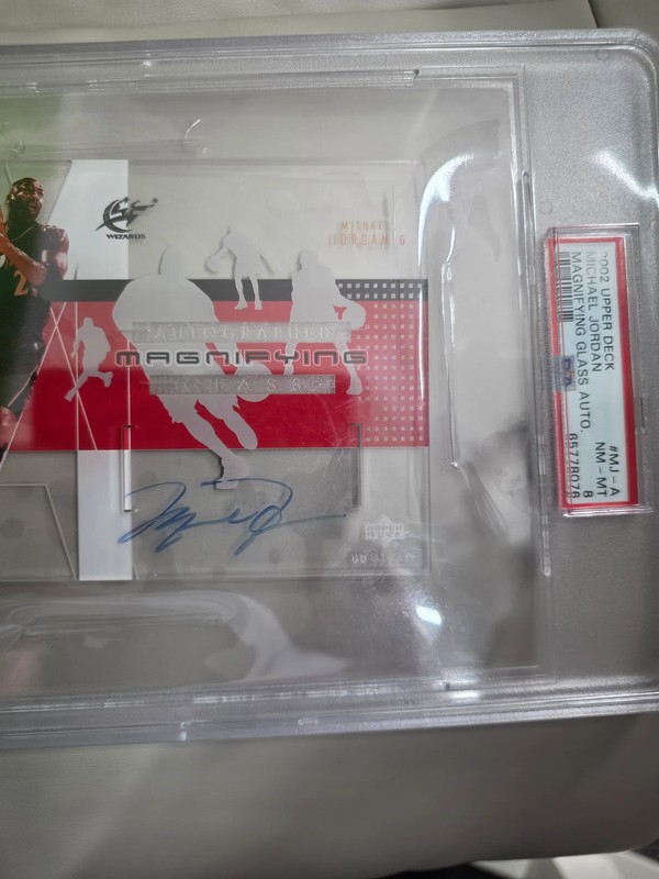 2002 Upper Deck Glass Magnifying Glass Autographs Michael Jordan #MJ-A Auto PSA