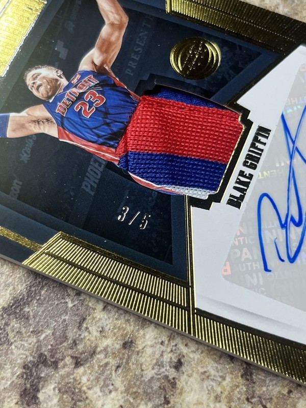 2018-19 Panini Dominion - Blake Griffin With Authority! Gold Patch Auto #/5 view 2