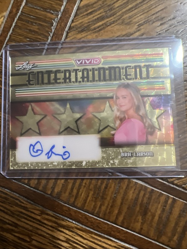 2025 Leaf Vivid Football 1/1 Entertainment Gold Vinyl 1/1 Auto Brie Larson