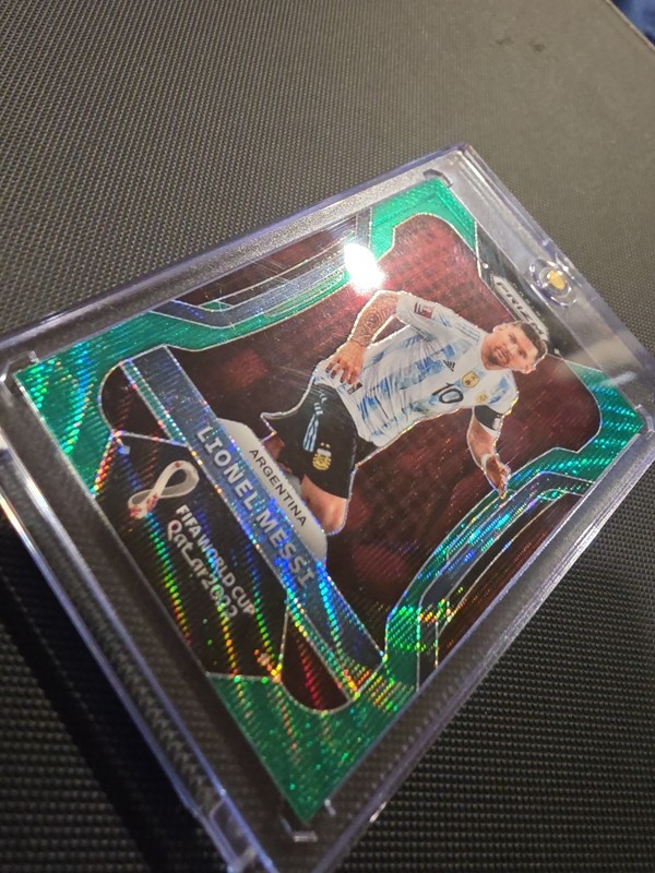 Lionel Messi Panini Prizm FIFA World Cup Qatar 2022 Green Wave Exclusive view 2