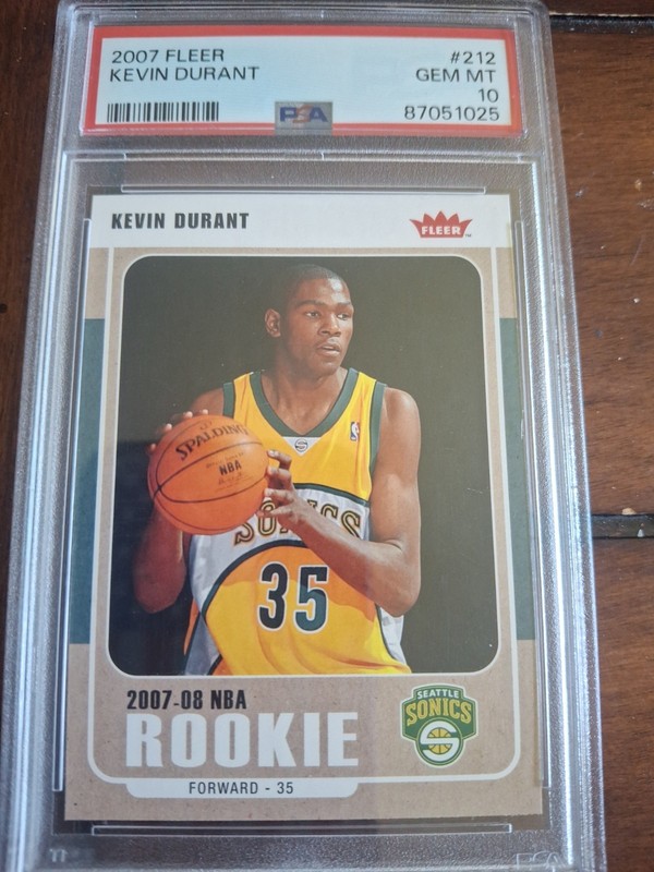 2007-08 Fleer 2007-08 NBA Rookie Kevin Durant #212 (RC) PSA 10