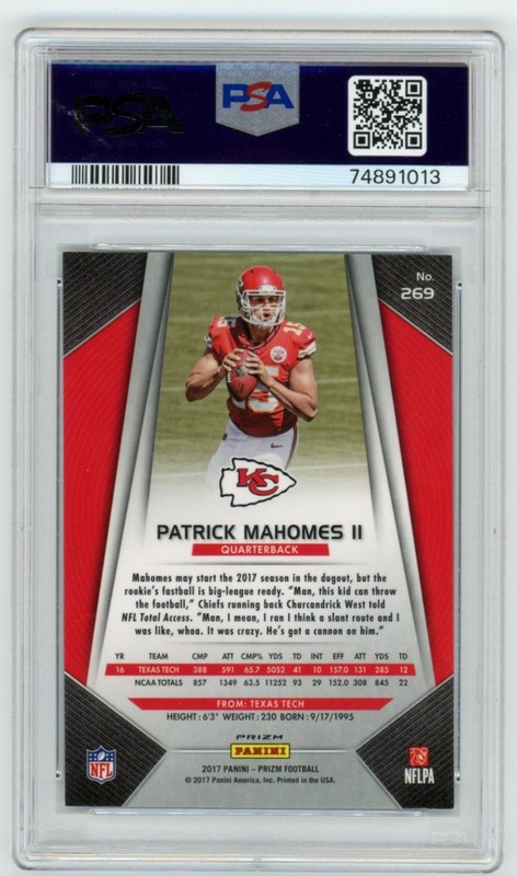 PSA 9 2018 Honors 2017 Prizm Patrick Mahomes Light Blue Prizm On Card Auto RC /4 view 2