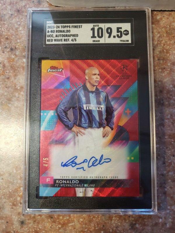 2023 Topps Finest UEFA Club Competitions Red Wave Ref Ronaldo /5 Auto SCG 10/9.5