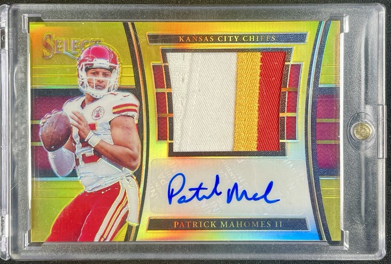 2017 Select Football Patrick Mahomes Patch Auto RPA Gold Prizm /10 ROOKIE READ