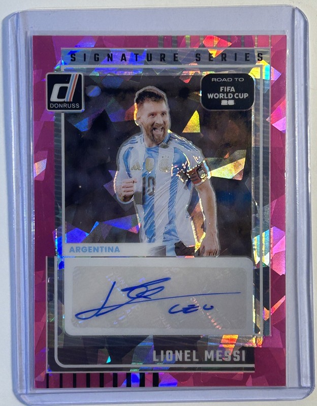 2025-26 Panini Donruss Road to World Cup Signature Series Lionel Messi Pink Auto