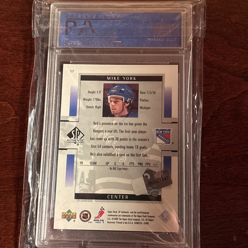 2000-01 SP Hockey Mike York Rookie Auto /212 Buyback SP Rangers RC PSA 9 Graded view 2