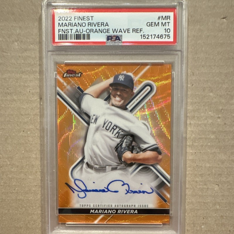 TOPPS FINEST 2022 MARIANO RIVERA YANKEES FA-MR ORANGE WAVE /25 AUTO PSA 10