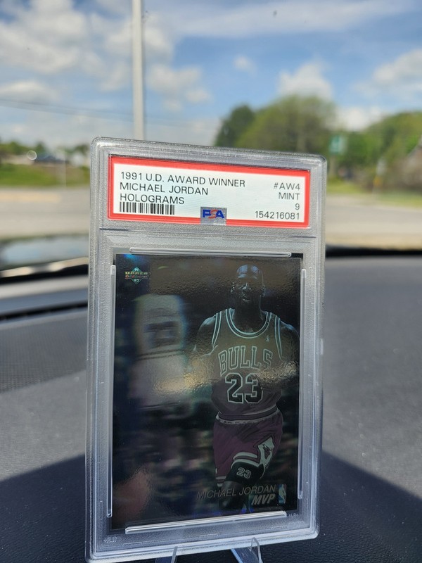 MICHAEL JORDAN 1991 UPPER DECK AWARD WINNER HOLOGRAMS PSA 9. BULLS