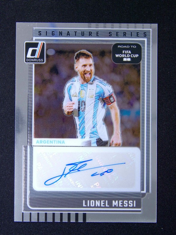 2025-26 Panini Donruss Road To FIFA Lionel Messi Auto