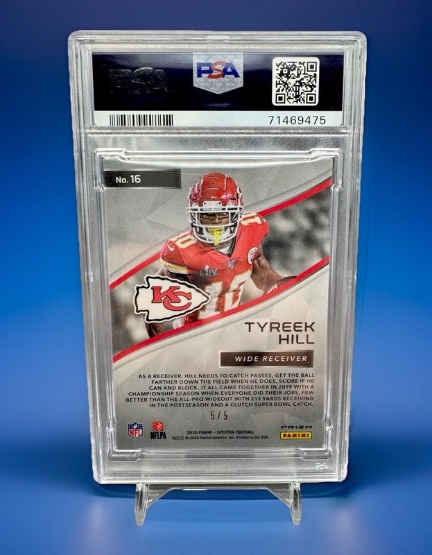2020 Panini Spectra Tyreek Hill #16 Spectracular Psychedelic /5 PSA 8 view 2