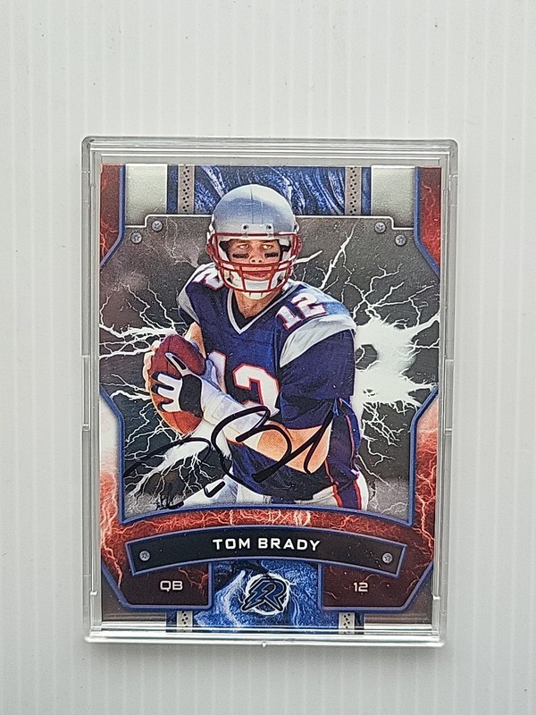 TOM BRADY Hand-Signed Auto 2025 Topps Football Resurgence #67 W/COA (PATRIOTS) 