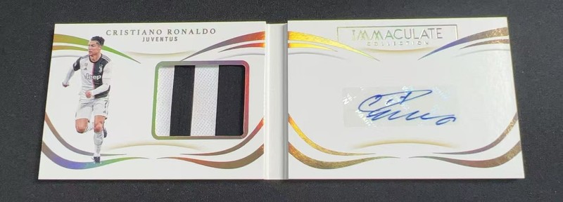 2020 Panini Immaculate Cristiano Ronaldo CR7 Patch Auto Booklet /99