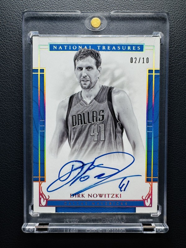2016-17 Panini National Treasures Dirk Nowitzki #51 Portraits GOLD Auto /10 HOF