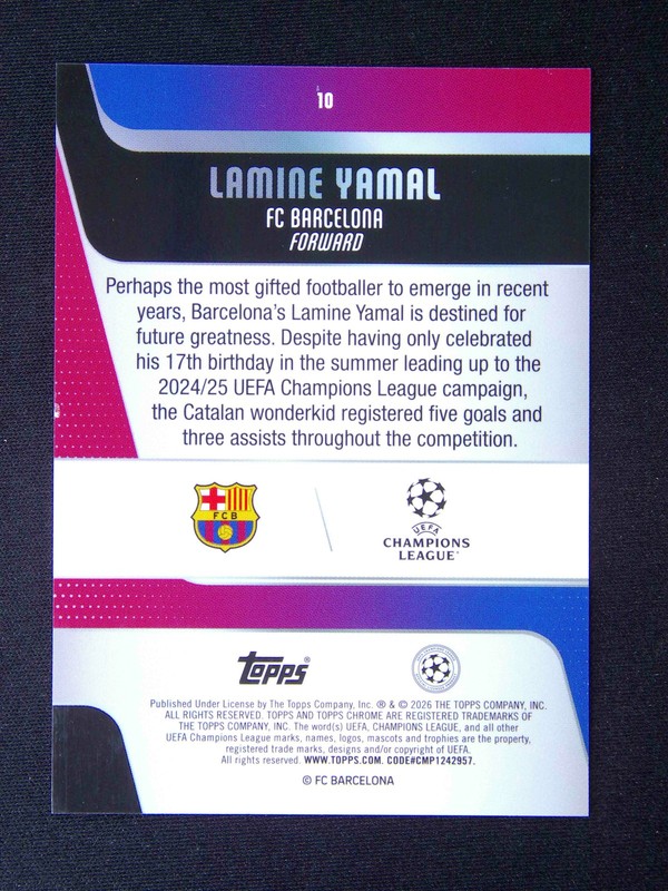 2025-26 Topps Chrome UEFA Lamine Yamal #10 Pink Mini-Diamonds /250 view 2