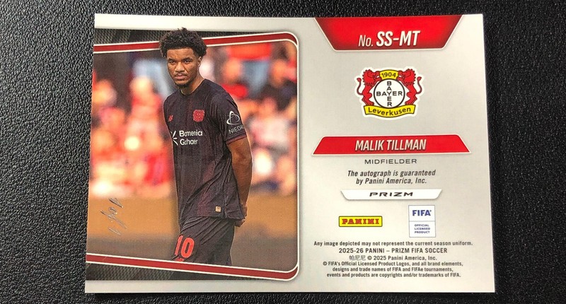 1/1 2025-26 Panini Prizm FIFA Malik Tillman Sensational S. Auto Black Shimmer view 2