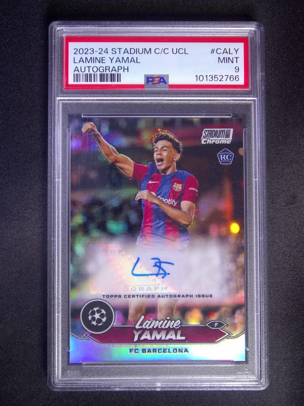 2023-24 Topps Stadium Club Chrome Lamine Yamal RC Rookie Auto PSA 9