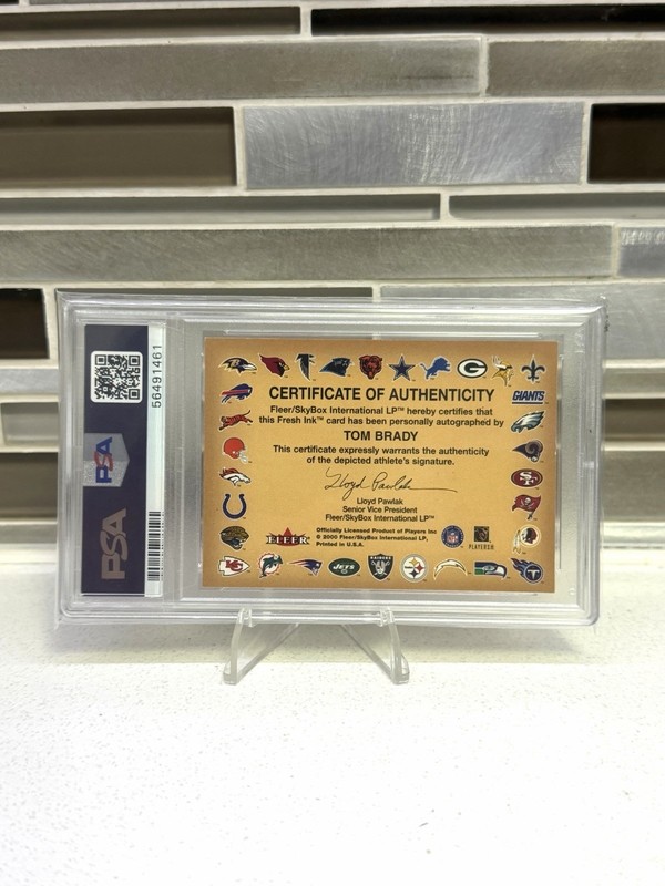Rookie Auto 2000 Tom Brady Fleer Autographics PSA 6 AU 10 Signature RC Patriots view 2