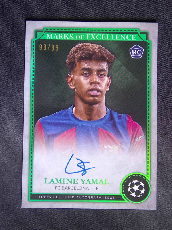 2023-24 Topps UEFA Lamine Yamal RC Marks Of Excellence Auto Green Refractor /99