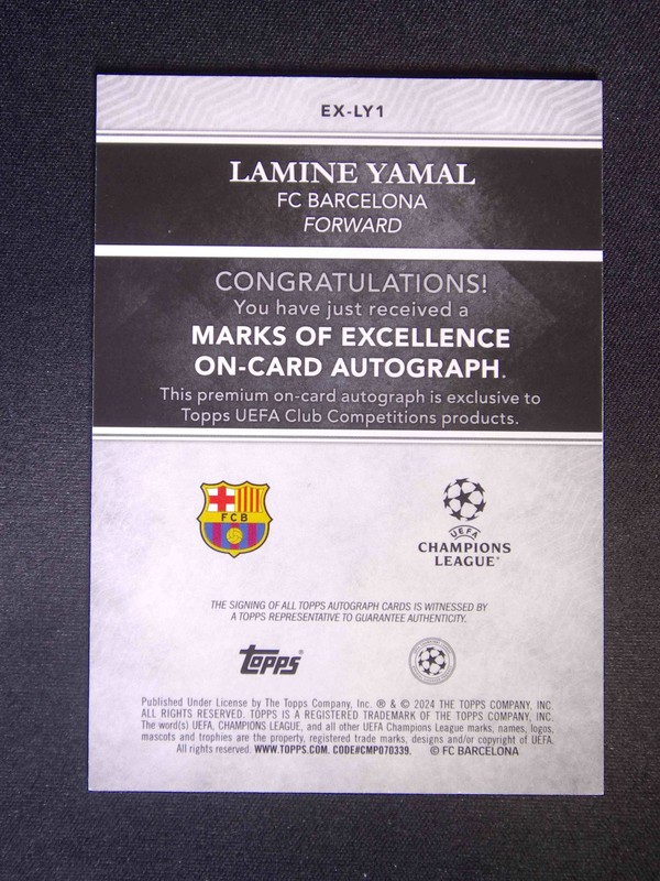 2023-24 Topps UEFA Lamine Yamal RC Marks Of Excellence Auto Green Refractor /99 view 2