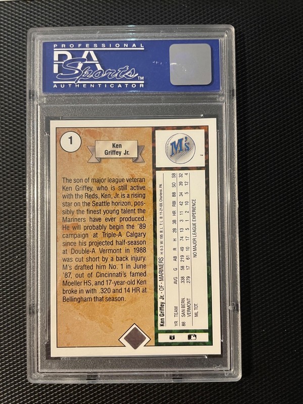 2025 Bowman Chrome Sapphire Edition Paul Skenes #30 Gold /50 PSA 9 view 2