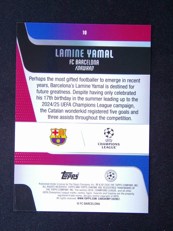 2025-26 Topps Chrome UEFA Lamine Yamal #10 Aqua Lava Refractor /199 view 2