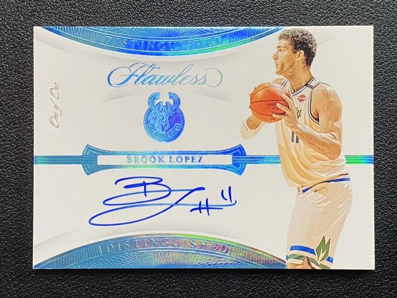 2019-20 Panini Flawless Brook Lopez Distinguished Auto Platinum 1/1 1OF1