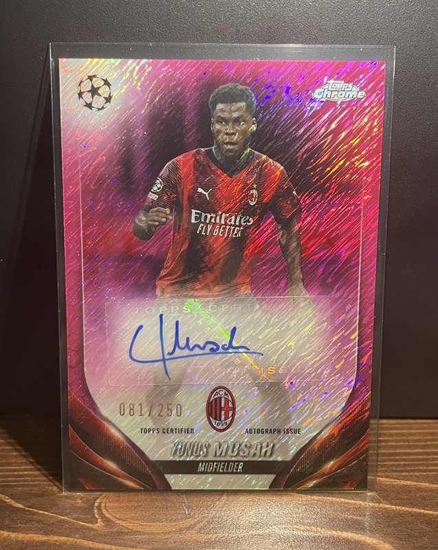 2023-24 Topps Chrome UEFA Yunus Musah Auto Pink Shimmer Refractor /250 AC Milan