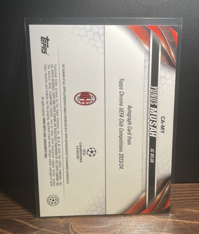 2023-24 Topps Chrome UEFA Yunus Musah Auto Pink Shimmer Refractor /250 AC Milan view 2
