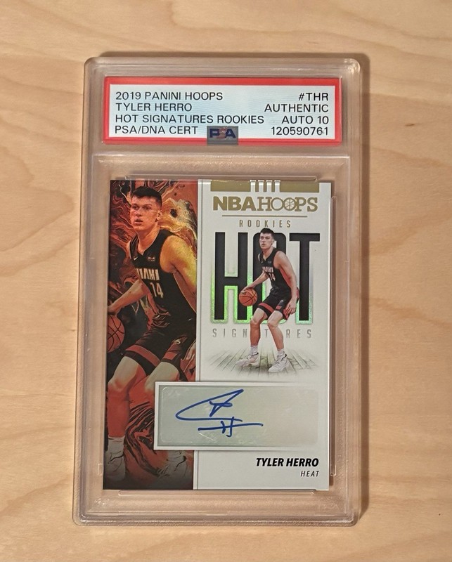 2019-20 Panini NBA Hoops Hot Signatures Rookies Tyler Herro PSA Auto 10 #THR