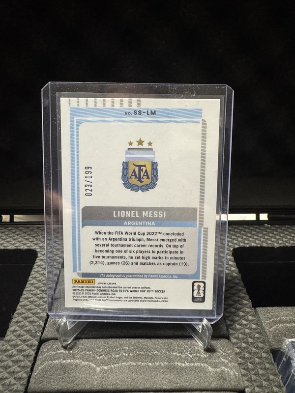Panini Donruss 2025-26 Lionel Messi Argentina Signature Series Auto /199 #SS-LM view 2