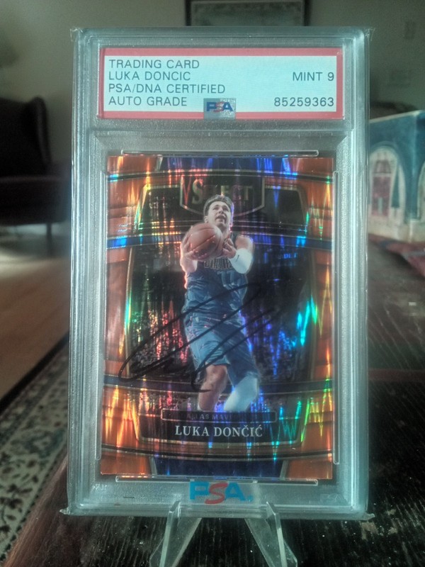 Luka Doncic Auto On Card! - 2021 Select Orange Flash PRIZM - PSA 9🔥POP 1