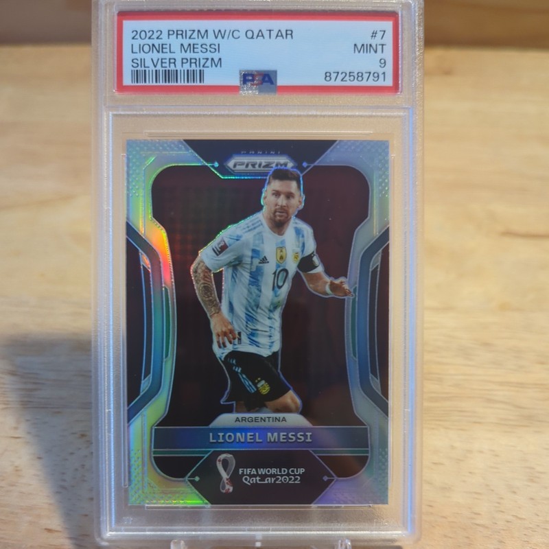 2022 PANINI PRIZM WORLD CUP QATAR #7 LIONEL MESSI SILVER PRIZM PSA 9 MINT