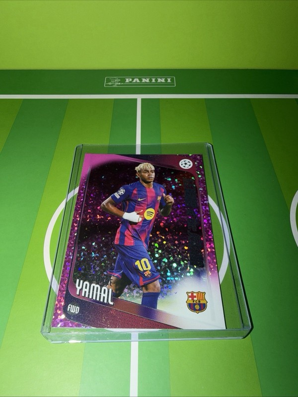 Topps 2025-26 UEFA Club Lamine Yamal #10 FC Barcelona Pink Holo Foil SSP CASEHIT