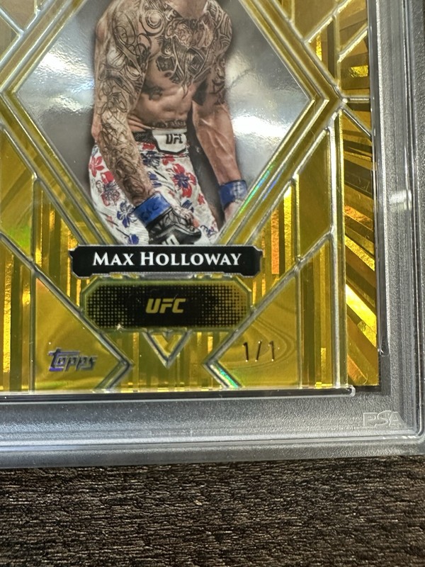 Topps 2024 Royalty UFC Max Holloway Liquid Silver-Gold 1/1 PSA 9  view 2