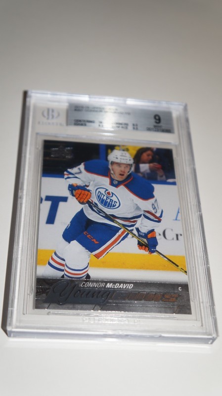 2015 UPPER DECK #201 CONNOR MCDAVID YOUNG GUNS RC ROOKIE PSA 9