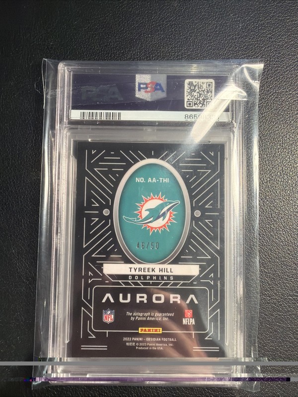 2022 Panini Obsidian - Aurora Autographs /50 Tyreek Hill Electric Etch PSA 8 view 2