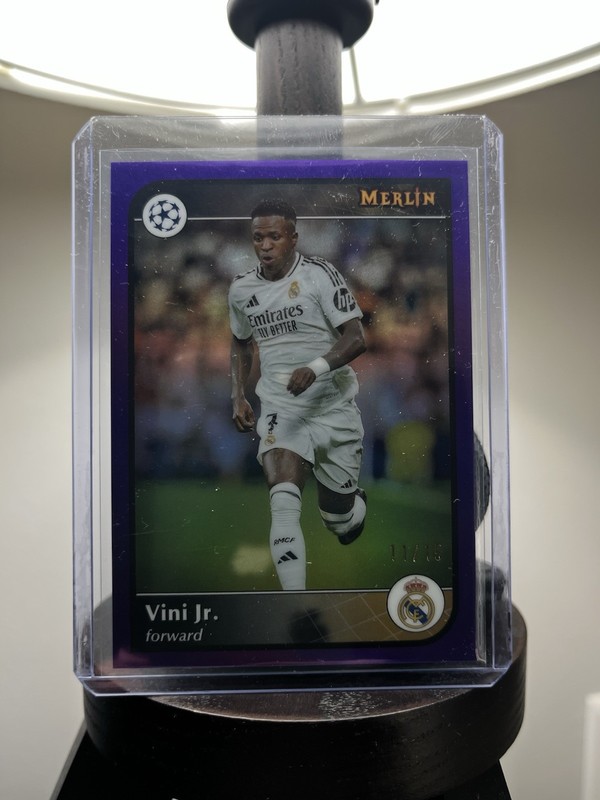 2025 Topps Merlin - Vinicius Jr Purple /15 (#77)