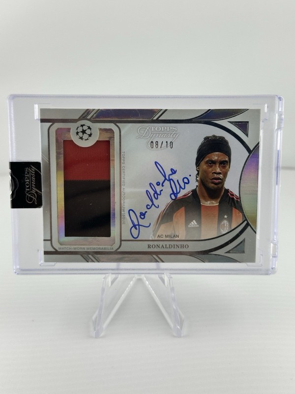 RONALDINHO 2024-25 TOPPS DYNASTY UCC MATCH-WORN PATCH AUTO BARCELONA 8/10