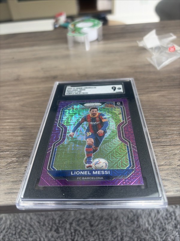 2020-21 Panini Chronicles - Prizm La Liga Lionel Messi #15 Purple Mojo Prizm