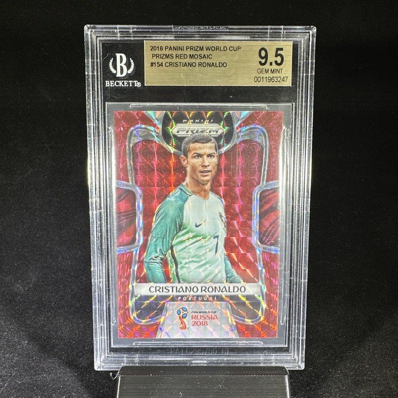 2018 Panini Prizm World Cup  Cristiano Ronaldo Red Mosaic color Match 🔥 Gem  
