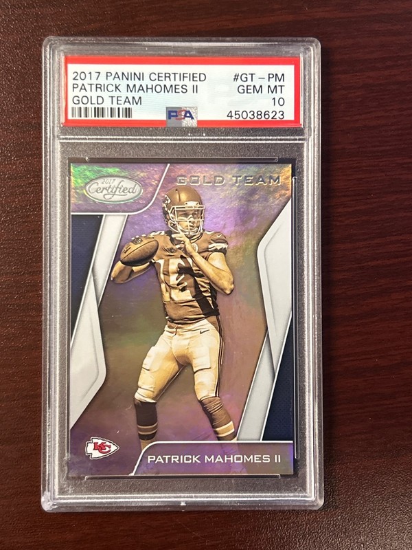 2017 Panini Certified Gold Team Patrick Mahomes II #GT-PM Chiefs Rookie PSA 10
