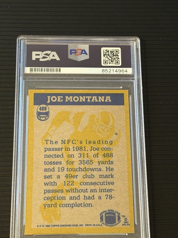 1982 Topps - In Action Joe Montana #489 view 2