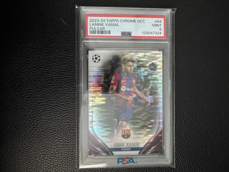2023-24 Topps Chrome PULSAR REFRACTOR #64 LAMINE YAMAL RC Rookie PSA 9 MINT