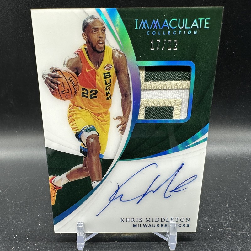 KHRIS MIDDLETON Auto Patch /22 2018-19 Panini Immaculate Collection Bucks