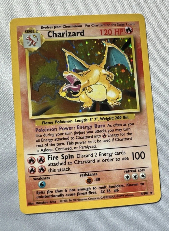 Charizard Pokemon Card TCG Base Holo Rare 4/102 Vintage 1999 WOTC !