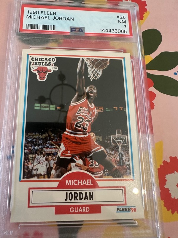 1990-91 Fleer - Michael Jordan #26 Black Line Above Biographical Information